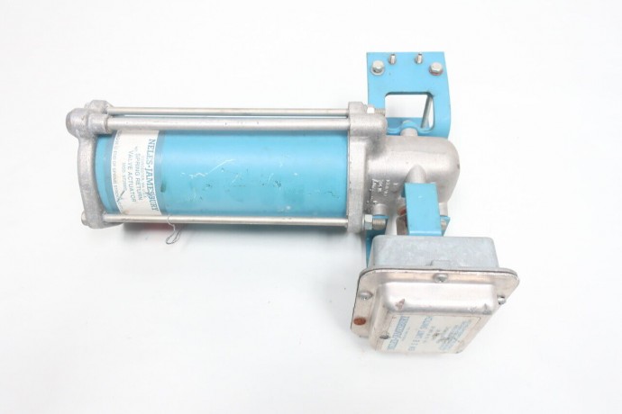 ST20MS NELES JAMESBURY