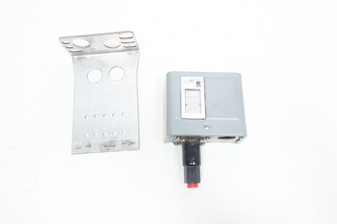 P72CG-2 JOHNSON CONTROLS